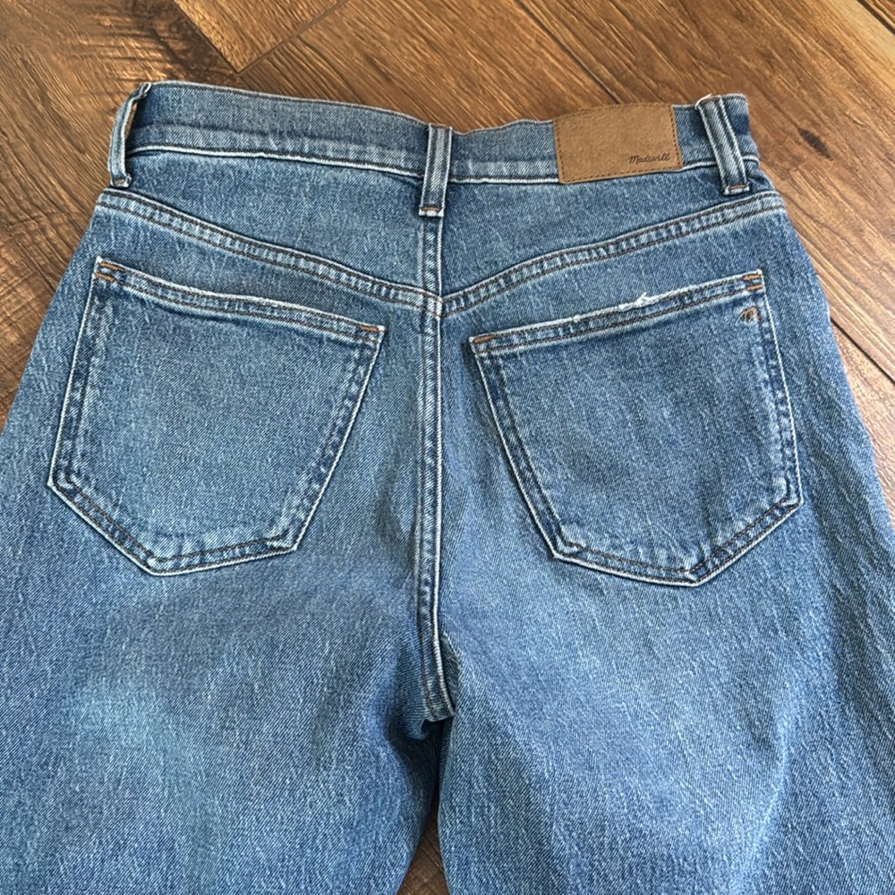 Madewell 90s Straight Jeans - Picture 3 of 6